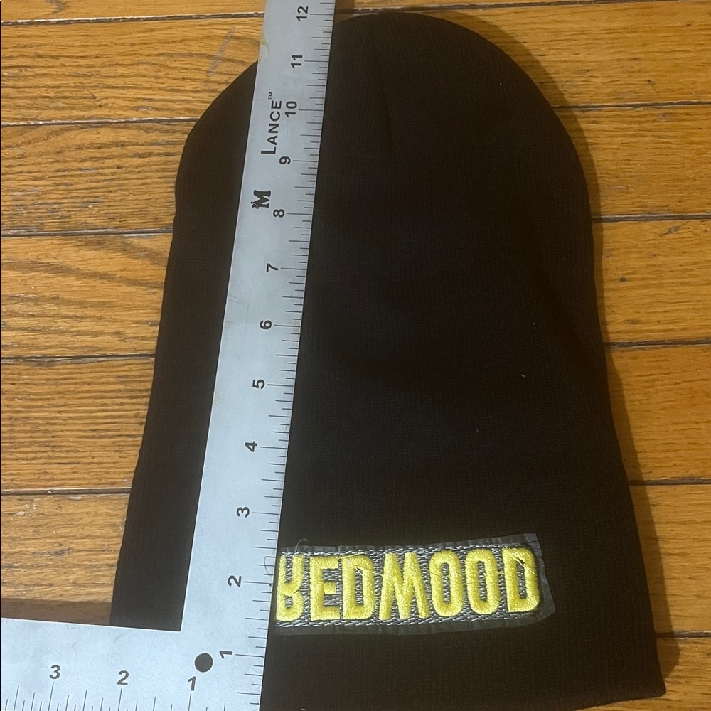 Redwood Broadway Beanie 2025 NEW Idina Menzel from Opening Night - Picture 6 of 8